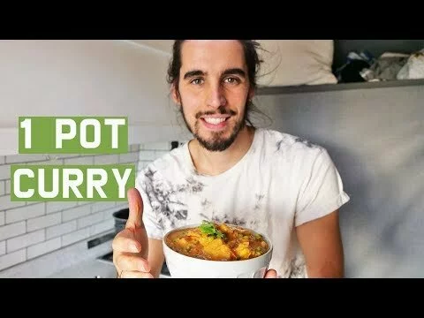 QUICK 1 POT VEGGIE CURRY // easy vegan recipes